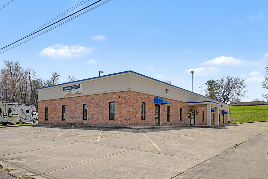 2737 E Jackson Blvd, Jackson, MO à louer - Photo du bâtiment - Image 2 de 13