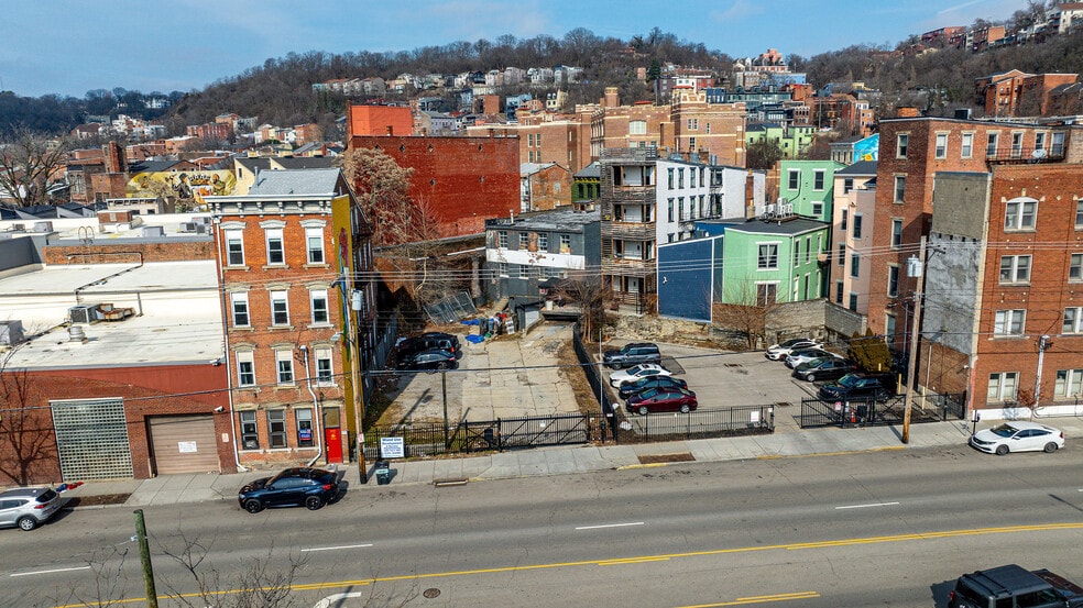122 E Liberty St, Cincinnati, OH à louer - Photo du bâtiment - Image 3 de 36