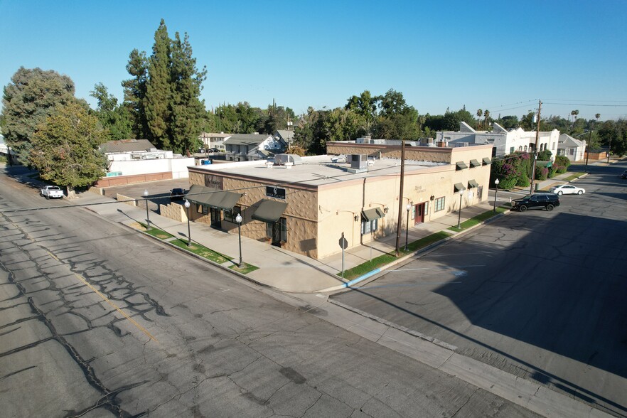 2100 19th St, Bakersfield, CA à vendre - Photo du bâtiment - Image 1 de 10