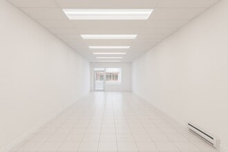 425 Donlands Ave, Toronto, ON à louer Photo intérieure- Image 1 de 1