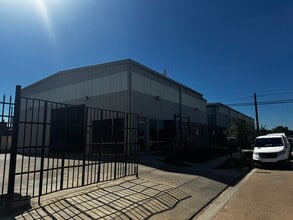 9805 Consuela St, Houston, TX for lease Interior Photo- Image 1 of 2
