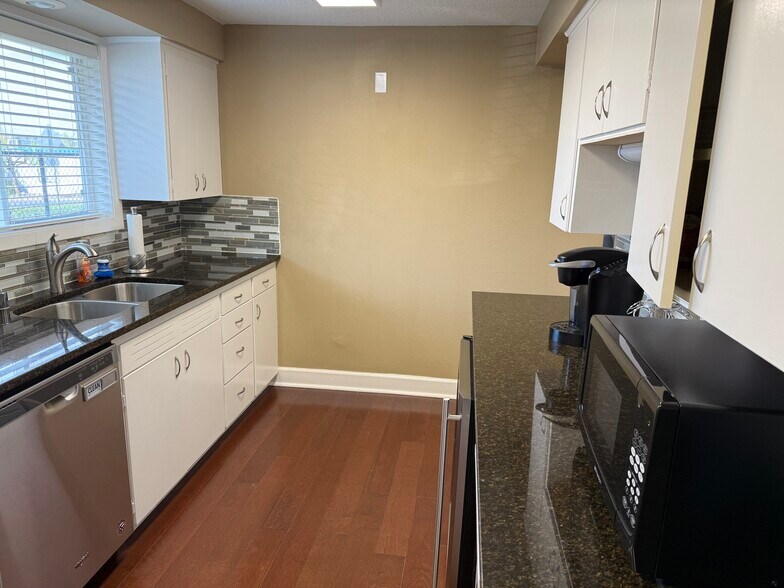 415 SE 117th Ave, Vancouver, WA à vendre - Photo du bâtiment - Image 3 de 10