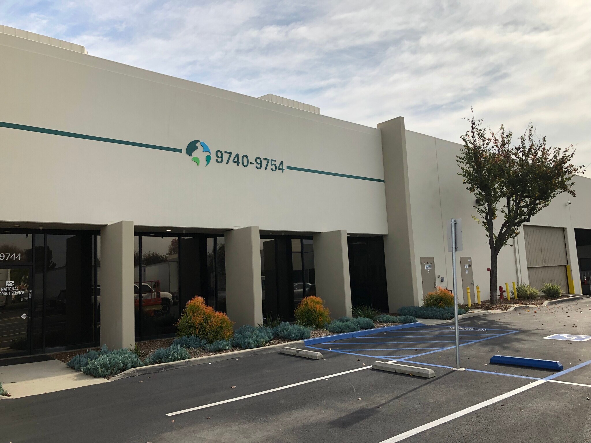 9740-9754 Alburtis Ave, Santa Fe Springs, CA for lease Building Photo- Image 1 of 17