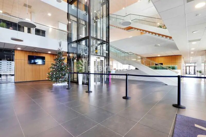 Office in Gennevilliers for lease - Building Photo - Image 3 of 25