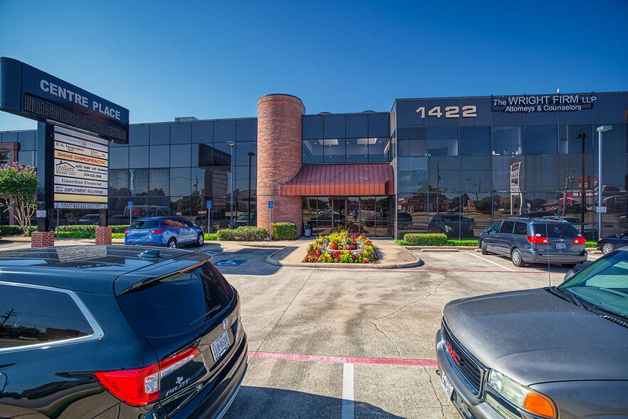1422 W Main St, Lewisville, TX for lease - Building Photo - Image 3 of 10