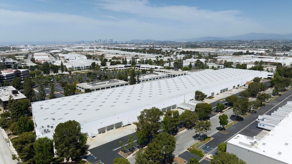 6001-6049 Slauson Ave, Commerce, CA à louer - Photo du bâtiment - Image 1 de 13