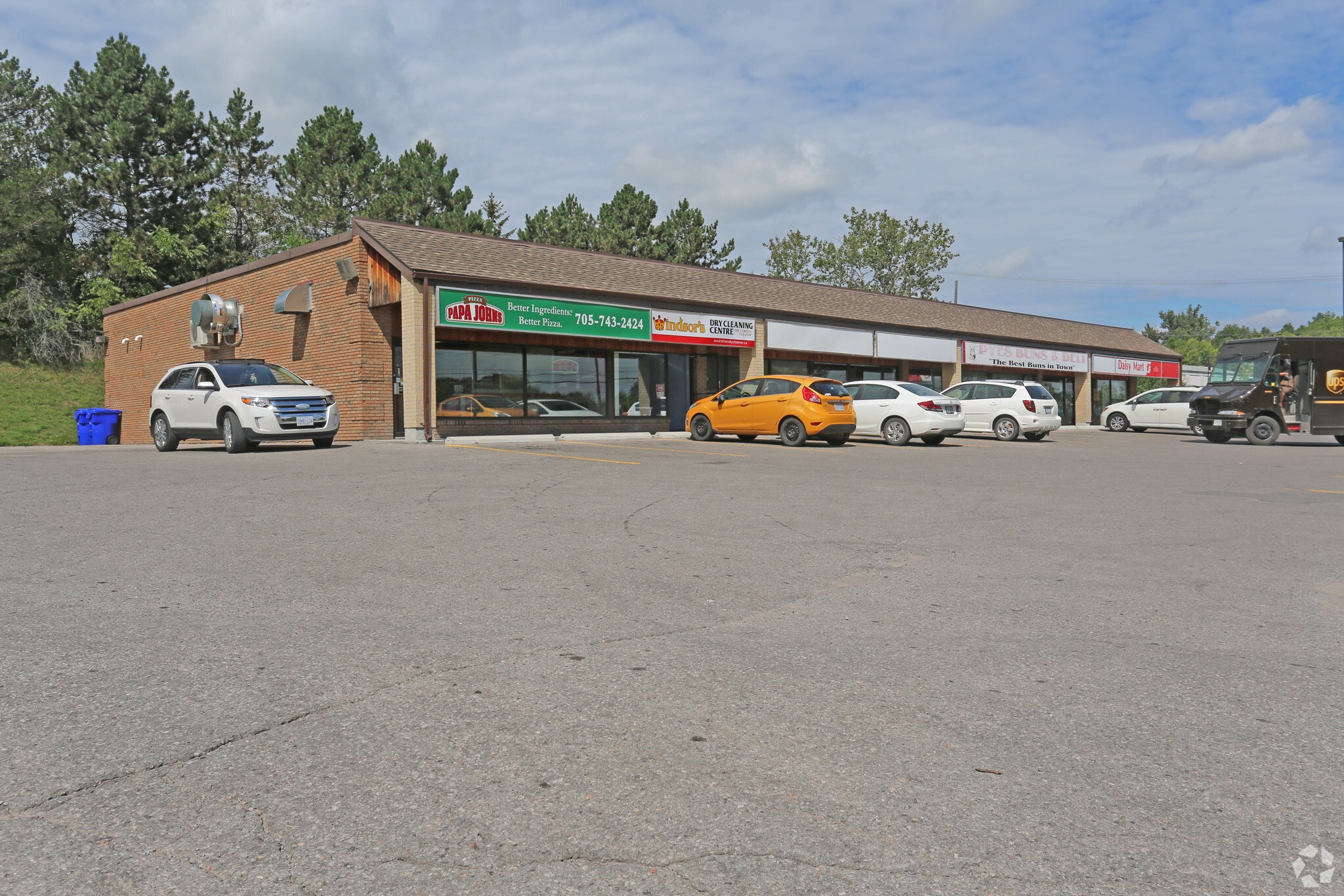 1123 Water St, Peterborough, ON for sale Primary Photo- Image 1 of 3