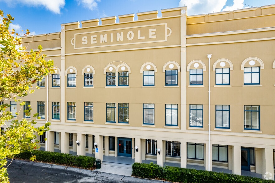 605 Market St, Celebration, FL à louer - Photo du bâtiment - Image 3 de 5