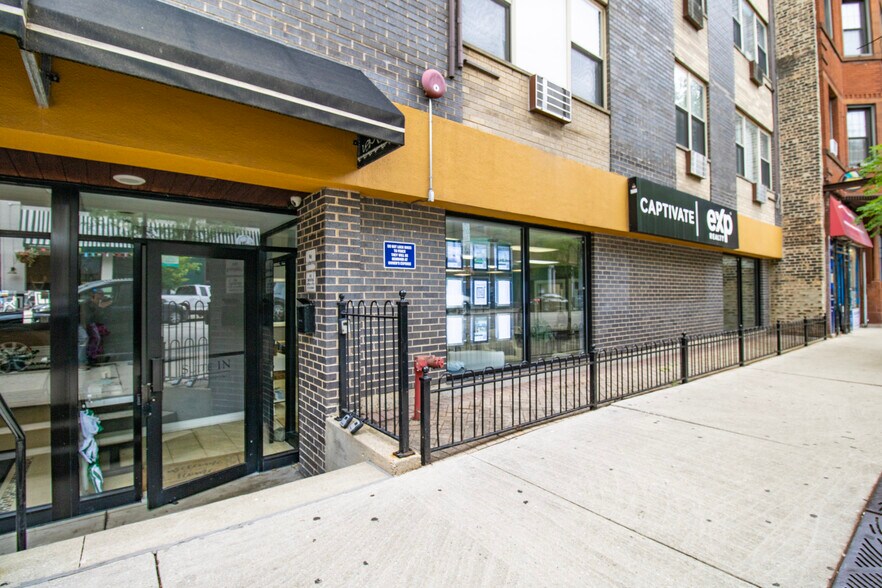 2250 N lincoln Ave, Chicago, IL à louer - Photo du bâtiment - Image 2 de 9