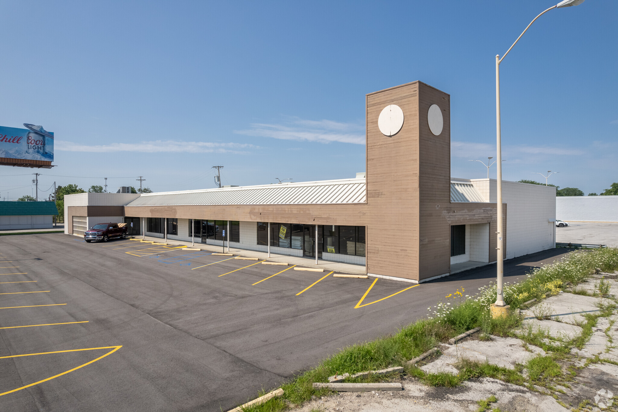 2304-2320 S Reynolds Rd, Toledo, OH for sale Primary Photo- Image 1 of 1