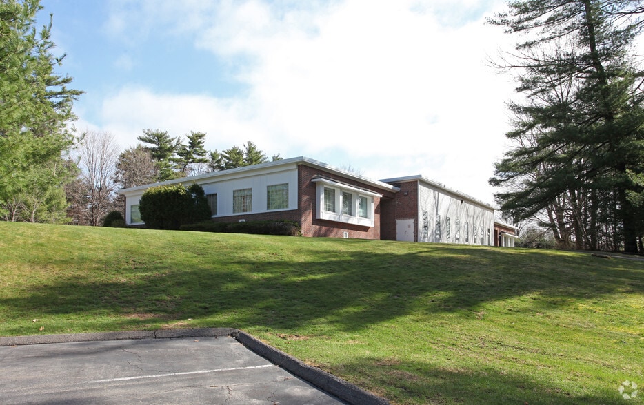 507 Hopmeadow St, Simsbury, CT for lease - Building Photo - Image 2 of 2