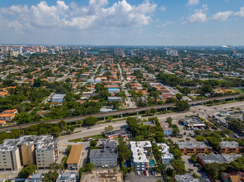 3250 S Dixie Hwy, Miami, FL à vendre - Aérien - Image 3 de 16