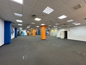 Calle de Manuel Tovar, 49, Madrid, Madrid for lease Interior Photo- Image 2 of 19