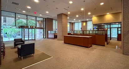 1700 Pacific Ave, Dallas, TX à louer Photo intérieure- Image 2 de 3