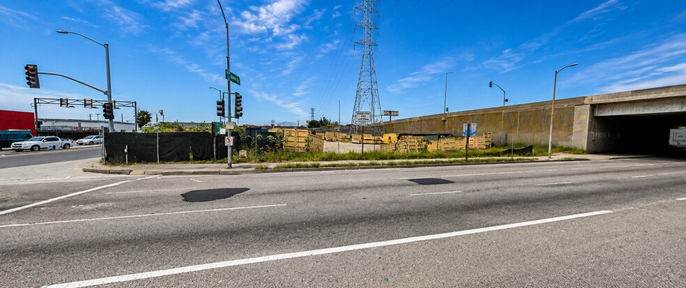 550 W Redondo Beach Blvd, Gardena, CA for lease - Building Photo - Image 2 of 3