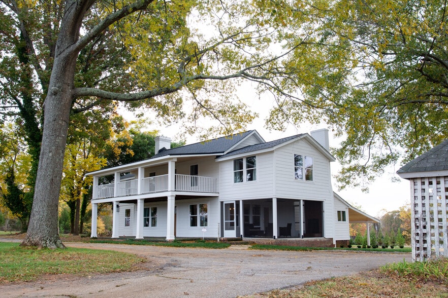 10049 Old White Horse Rd, Greenville, SC for sale - Building Photo - Image 2 of 17