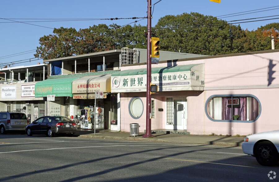 5868-5872 Victoria Dr, Vancouver, BC à vendre - Photo du bâtiment - Image 2 de 6