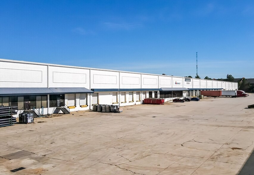 1310 Citizens Pky, Morrow, GA for lease - Building Photo - Image 3 of 8