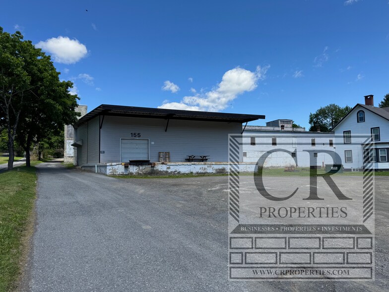 155 Vineyard Ave, Highland, NY à vendre - Photo du bâtiment - Image 2 de 50