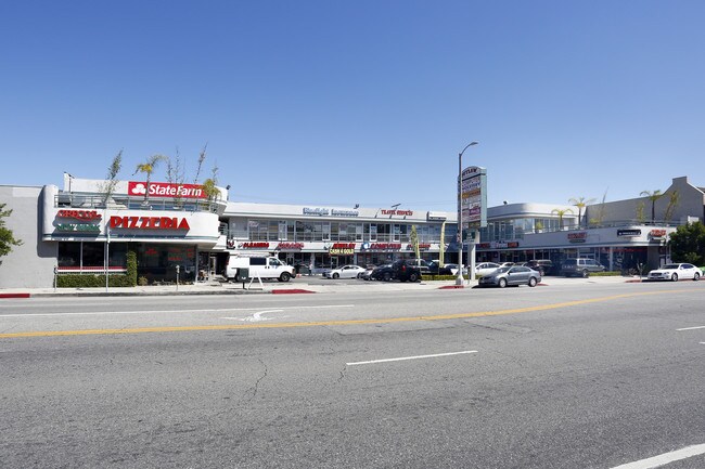 Plus de détails pour 19307-19327 Ventura Blvd, Tarzana, CA - Bureau/Commerce de détail, Commerce de détail à louer