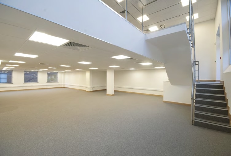 93-94 Queens Rd, Brighton for lease Interior Photo- Image 1 of 10