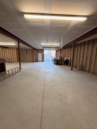 Plus de détails pour 105 Johnson Rd, Louisville, KY - Commerce de détail à louer