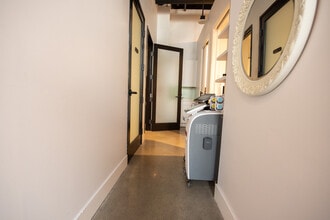 421 N Rodeo Dr, Beverly Hills, CA for lease Interior Photo- Image 2 of 15