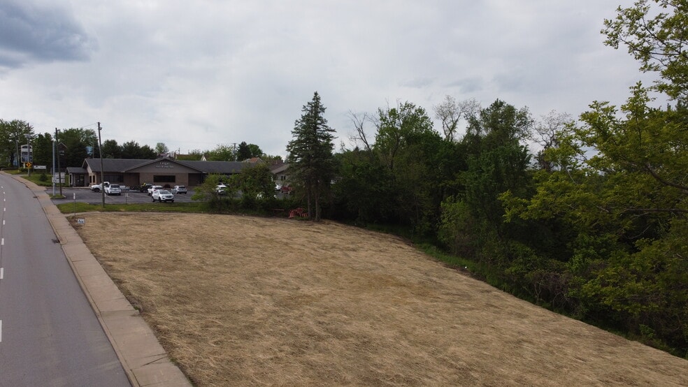 2225-2235 Sunset Blvd, Steubenville, OH for sale - Building Photo - Image 3 of 7