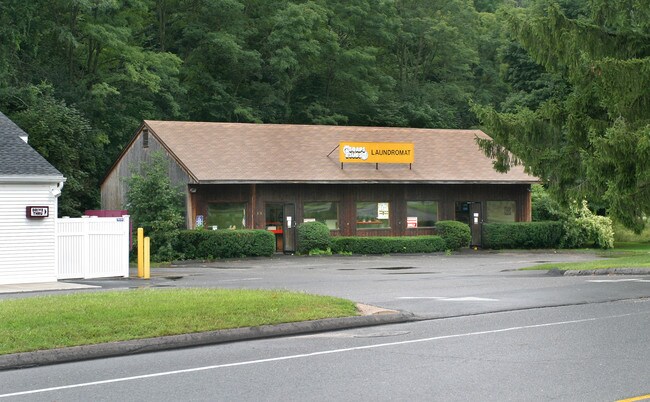 More details for 10 Town Hill Rd, New Hartford, CT - Retail for Sale