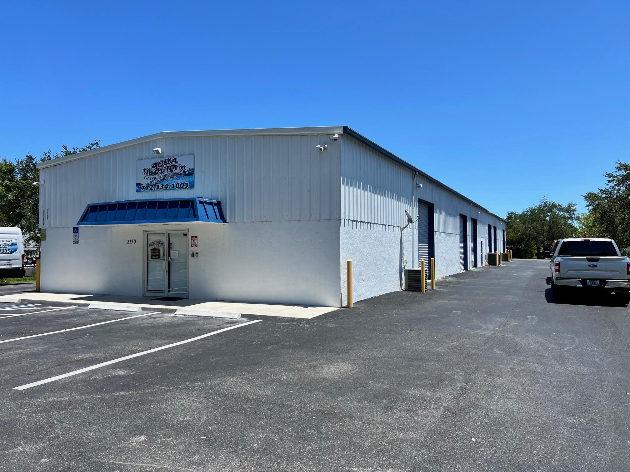 3170-3182 SE Gran Park Way, Stuart, FL for lease Building Photo- Image 1 of 28