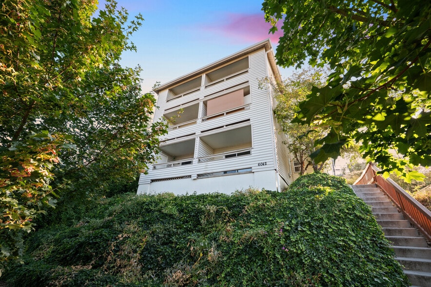 6042 Fauntleroy Way SW, Seattle, WA for sale - Building Photo - Image 3 of 14