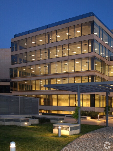 Avenida Transición Española, 34, Alcobendas, Madrid à louer - Photo du bâtiment - Image 3 de 3