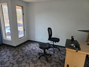 2101 Aurelius Rd, Holt, MI à louer Photo intérieure- Image 2 de 6