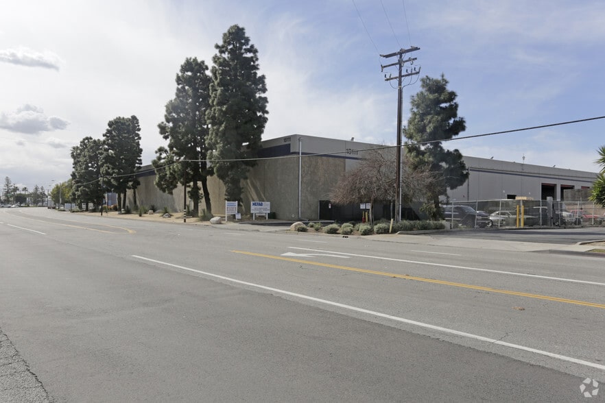 18111 S Santa Fe Ave, Compton, CA for lease - Building Photo - Image 2 of 3