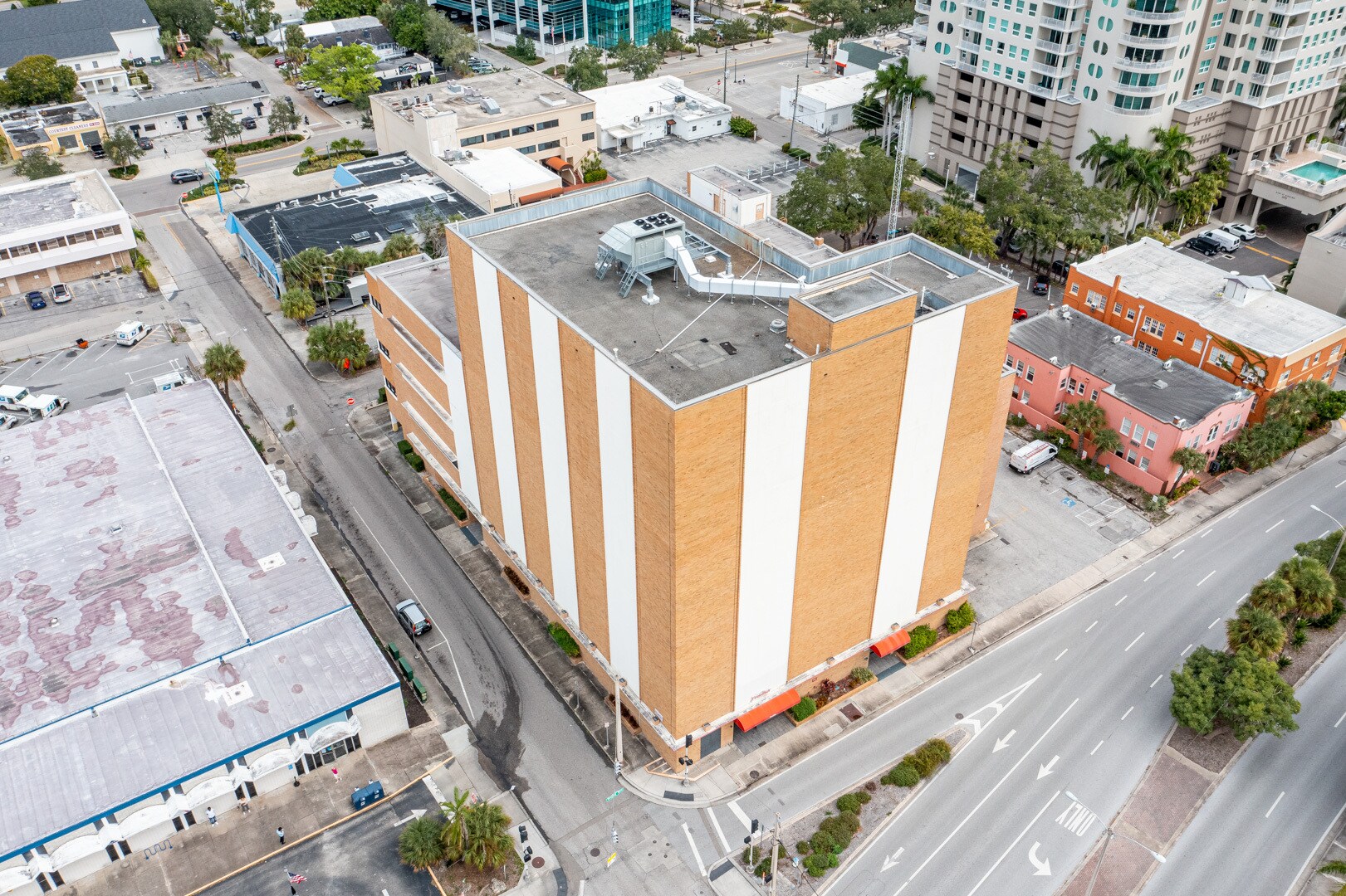 1701-1709 Ringling Blvd, Sarasota, FL à louer Photo du bâtiment- Image 1 de 10