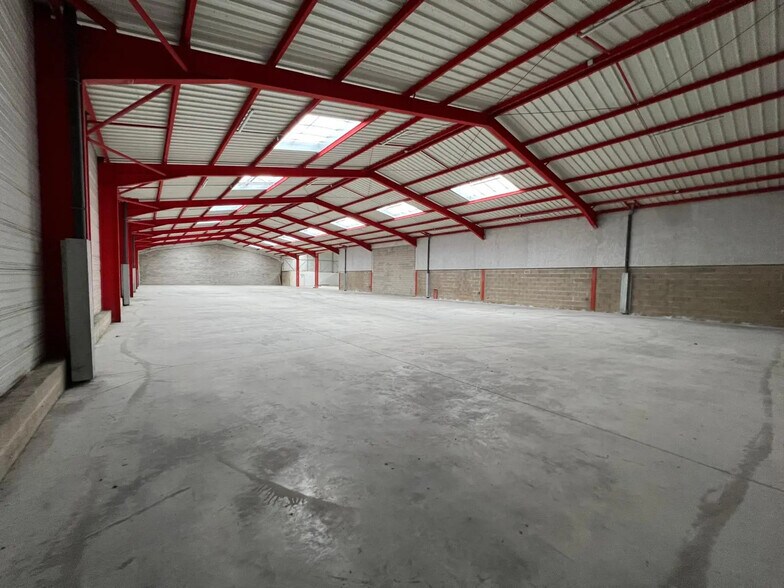 Industrial in Reims for lease - Interior Photo - Image 3 of 5