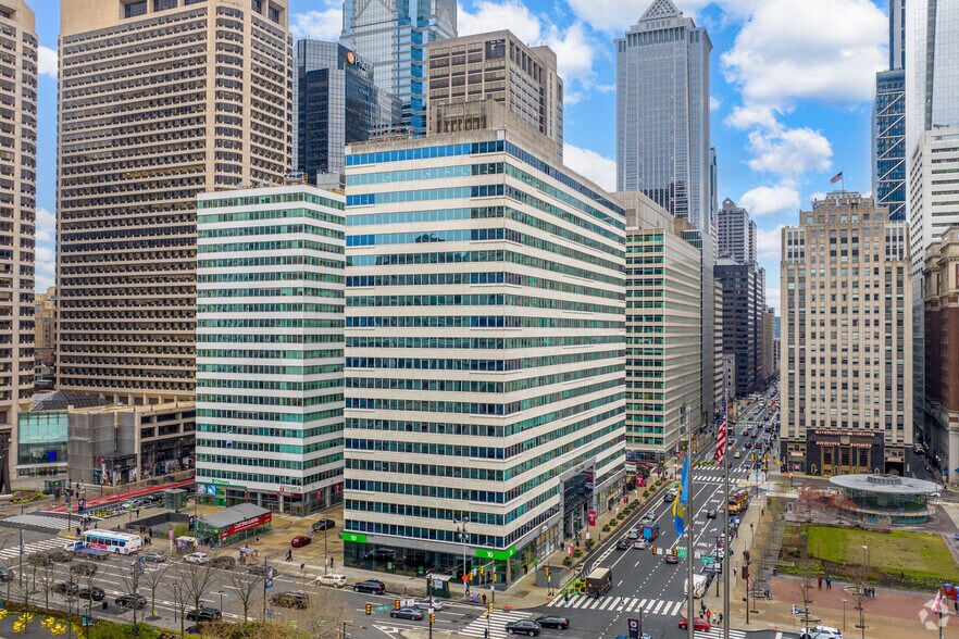 1500 John F Kennedy Blvd, Philadelphia, PA à louer - Photo du bâtiment - Image 1 de 37