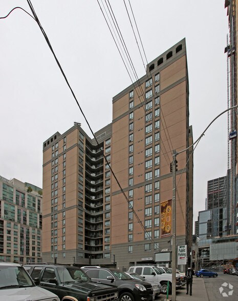 140 Simcoe St, Toronto, ON à louer - Photo du bâtiment - Image 2 de 5
