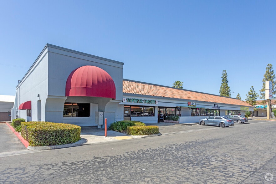 6650 N Blackstone Ave, Fresno, CA à louer - Photo du bâtiment - Image 2 de 3