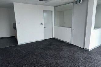 35 Gwen Rd, Cranbourne West for lease Interior Photo- Image 2 of 2