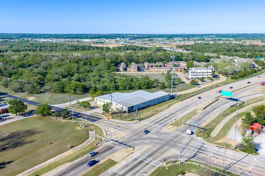 2451 Van Buren St, Norman, OK for sale - Building Photo - Image 3 of 21