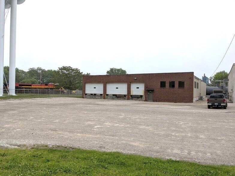 1051 E Garfield Ave, Decatur, IL à vendre - Photo du bâtiment - Image 3 de 8