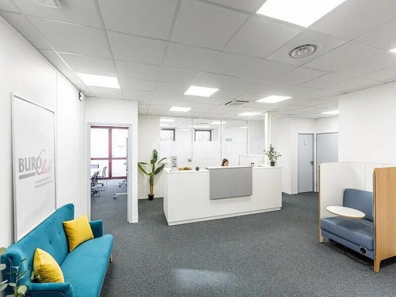 Bureau dans Saint-Germain-en-Laye à louer - Photo intérieure - Image 3 de 7