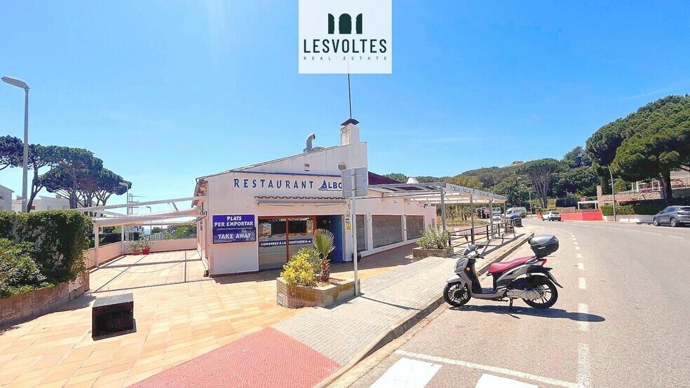 Retail in Palafrugell, Gerona for sale - Interior Photo - Image 1 of 22