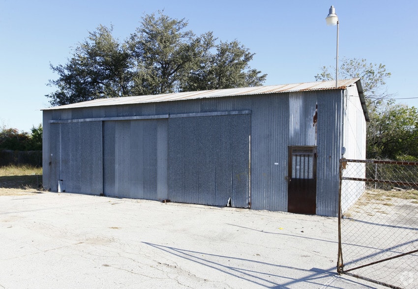 4710 IH-35 South Fwy, New Braunfels, TX for lease - Building Photo - Image 2 of 12