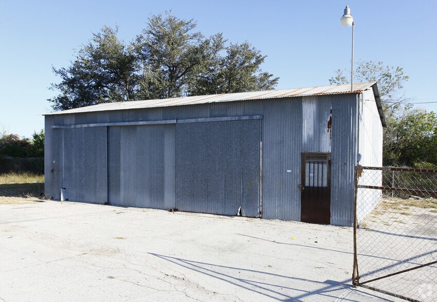 4710 IH-35 South Fwy, New Braunfels, TX à louer - Photo du bâtiment - Image 2 de 12