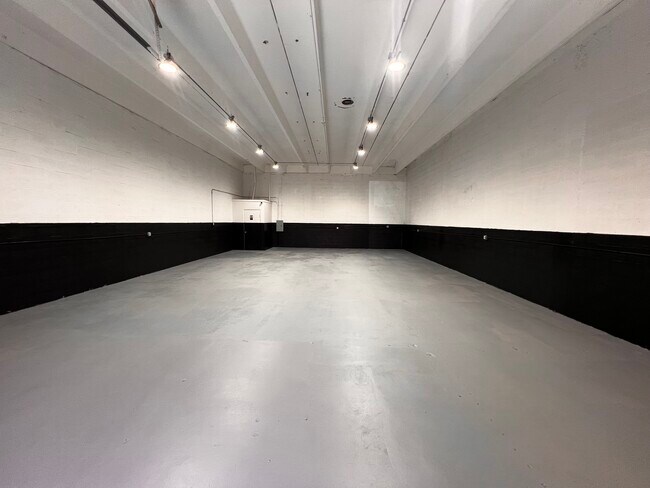 More details for 18900-18950 NE 5th Ave, Miami, FL - Industrial for Lease