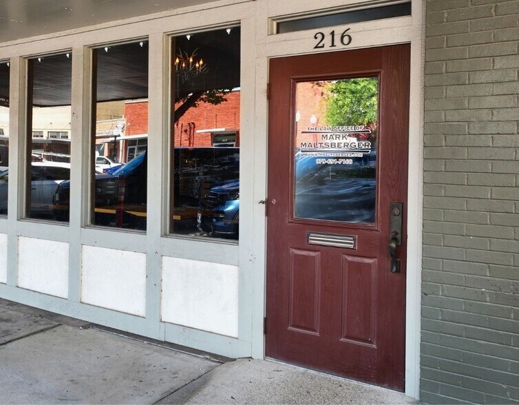 216 N Bryan Ave, Bryan, TX for lease - Building Photo - Image 3 of 11