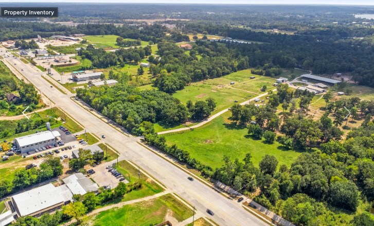 12595 FM 1097 Rd W, Willis, TX à vendre - Photo du bâtiment - Image 3 de 7