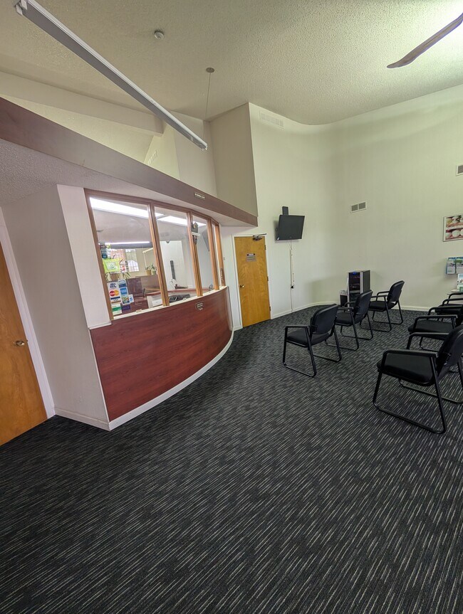 Plus de détails pour 10720 W 7 Mile Rd, Detroit, MI - Bureau à vendre